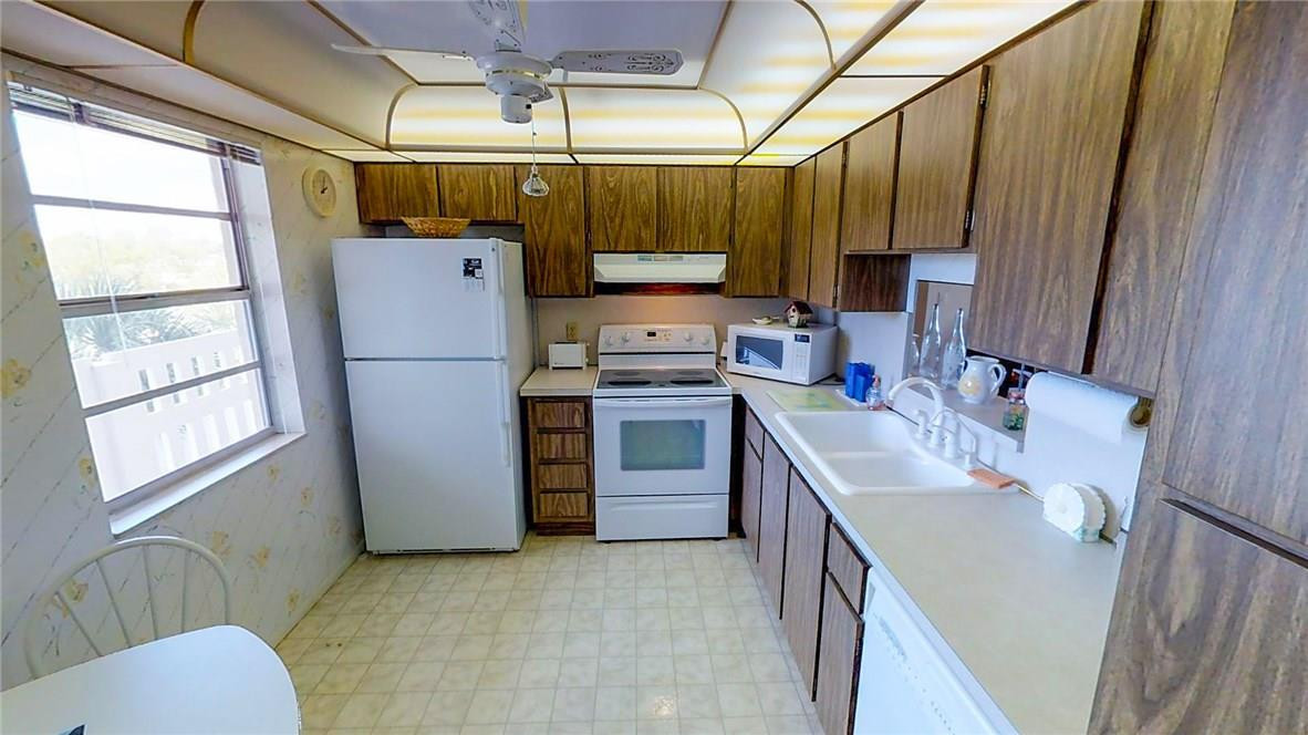 MEADOWBROOK LAKES VIEW - Residential Lease