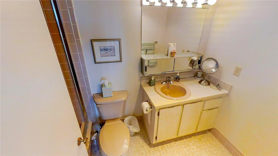 MEADOWBROOK LAKES VIEW - Residential Lease