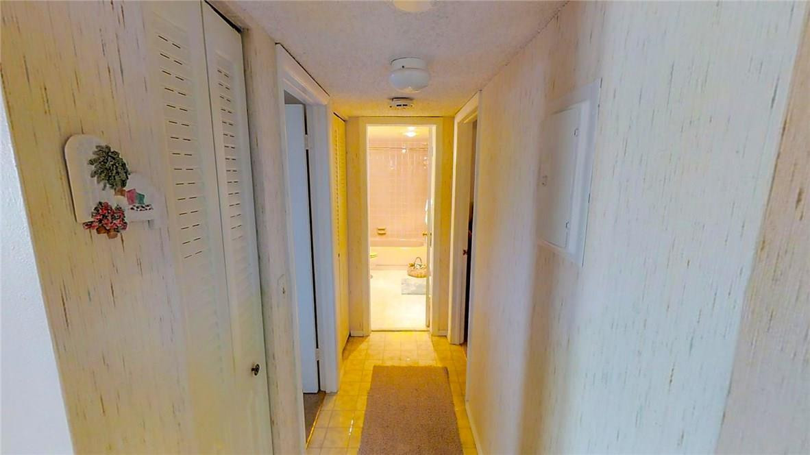 MEADOWBROOK LAKES VIEW - Residential Lease