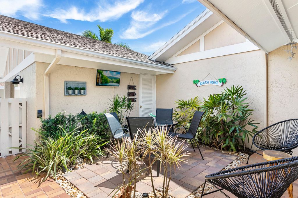 Photo of 3704 Cape Pointe Circle, Jupiter, FL 33477 (MLS # R10804118)