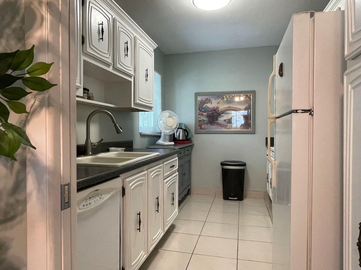 SABAL PINE CONDO - Residential