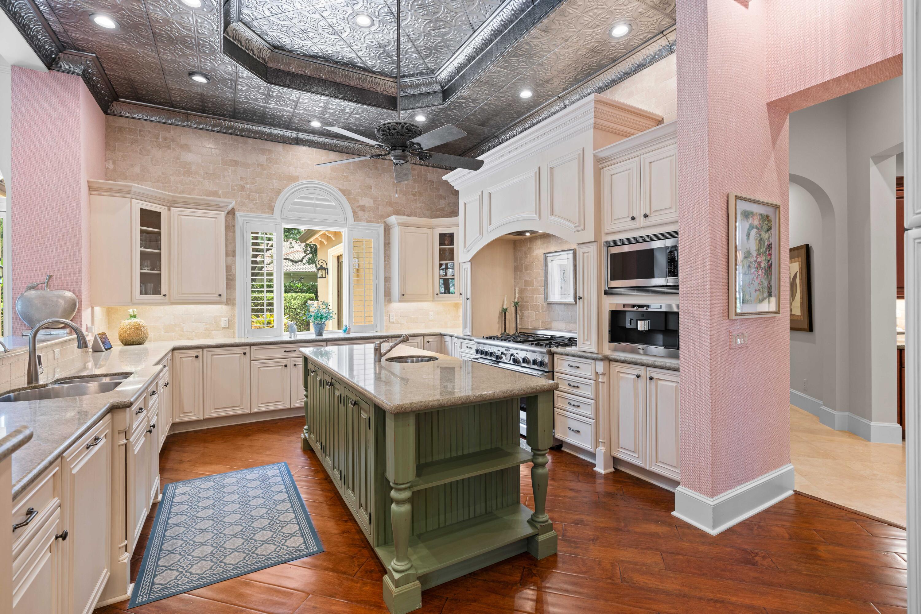 OLD PALM 4 - Residential