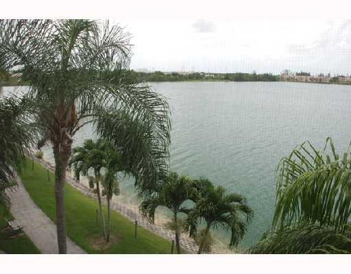 Lake Emerald - Residential