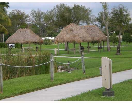 Lake Emerald - Residential