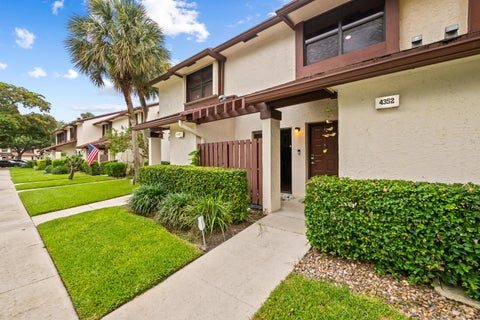 Tiny photo for 4352 Carambola Circle N, Coconut Creek, FL 33066 (MLS # B26047418)