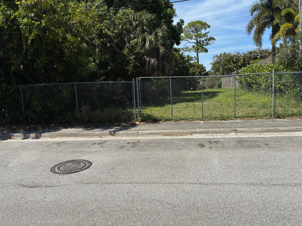Photo of 6755 1st Street, Jupiter, FL 33458 (MLS # B26026518)