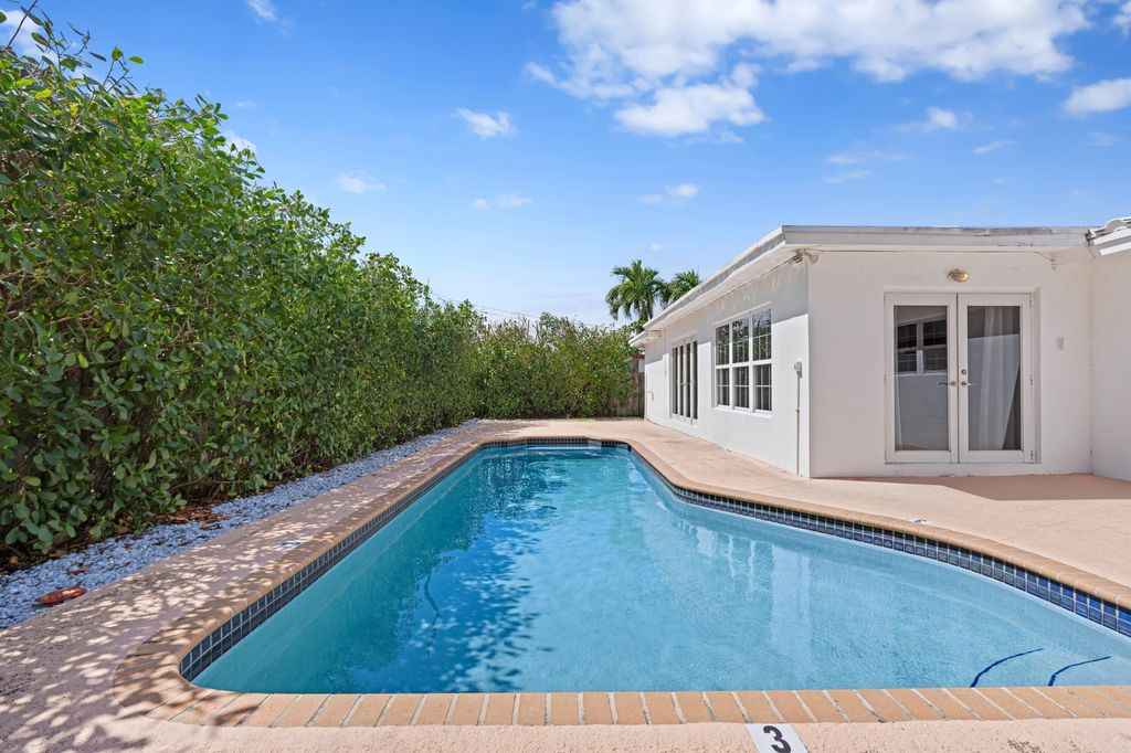 Photo of 498 NE 30th Street, Boca Raton, FL 33431 (MLS # R11168780)