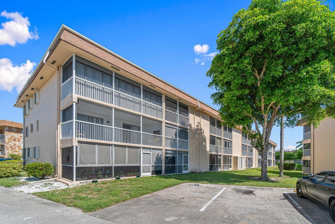 View photos, virtual tours, details... 700 Village Green Court 319
