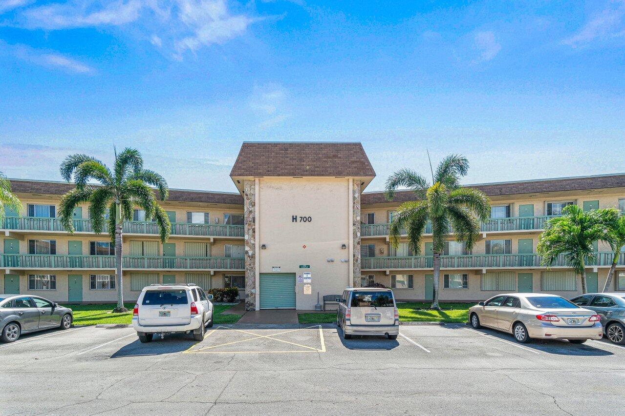 View photos, virtual tours, details... 700 Village Green Court 319