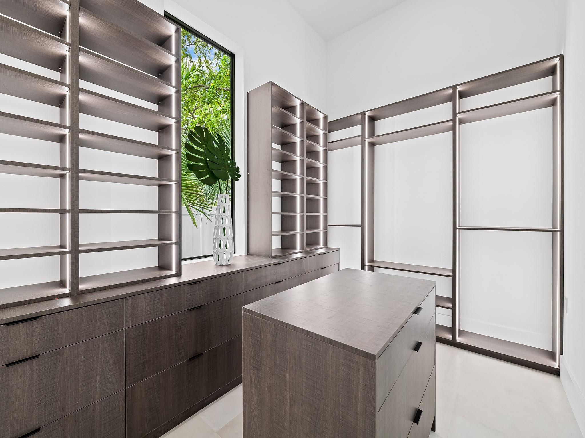 Poinsettia Heights - Residential