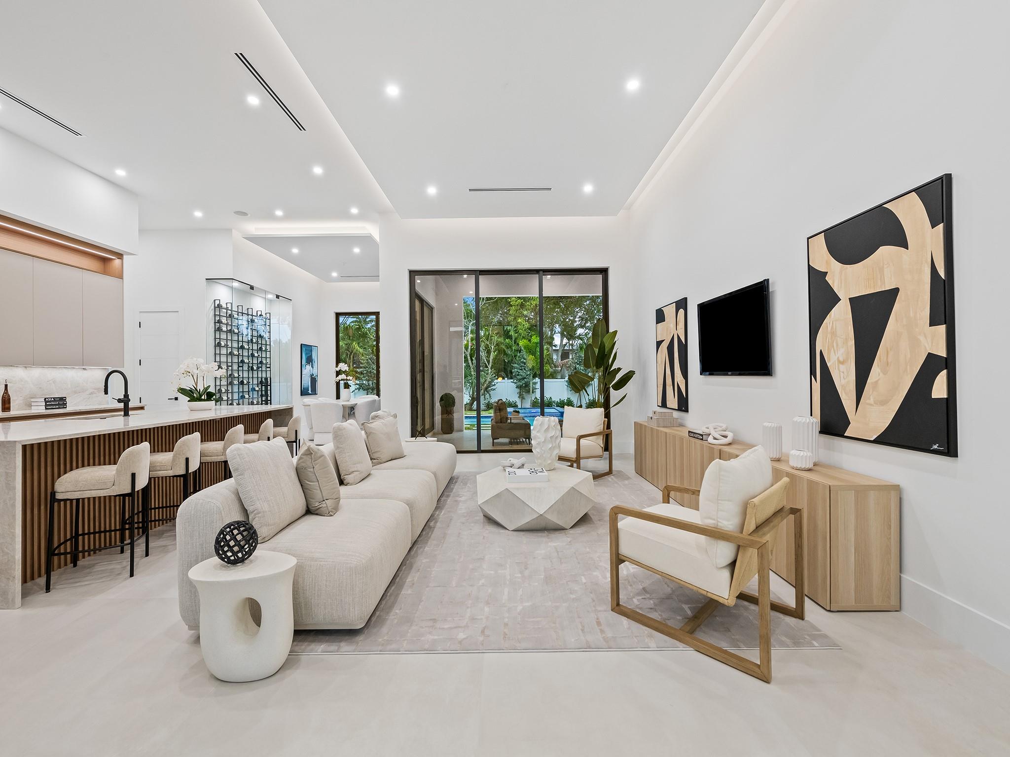 Poinsettia Heights - Residential