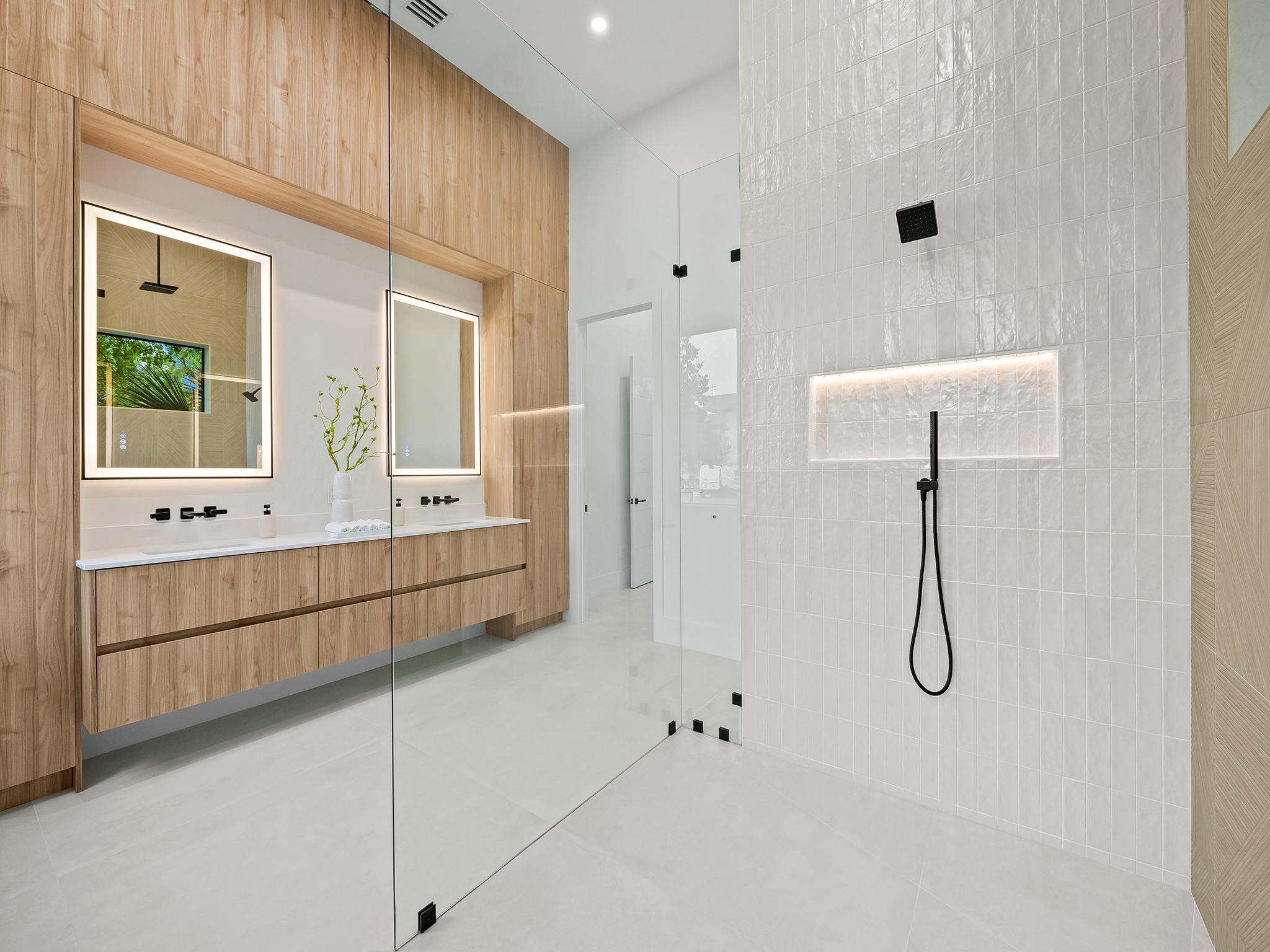 Poinsettia Heights - Residential