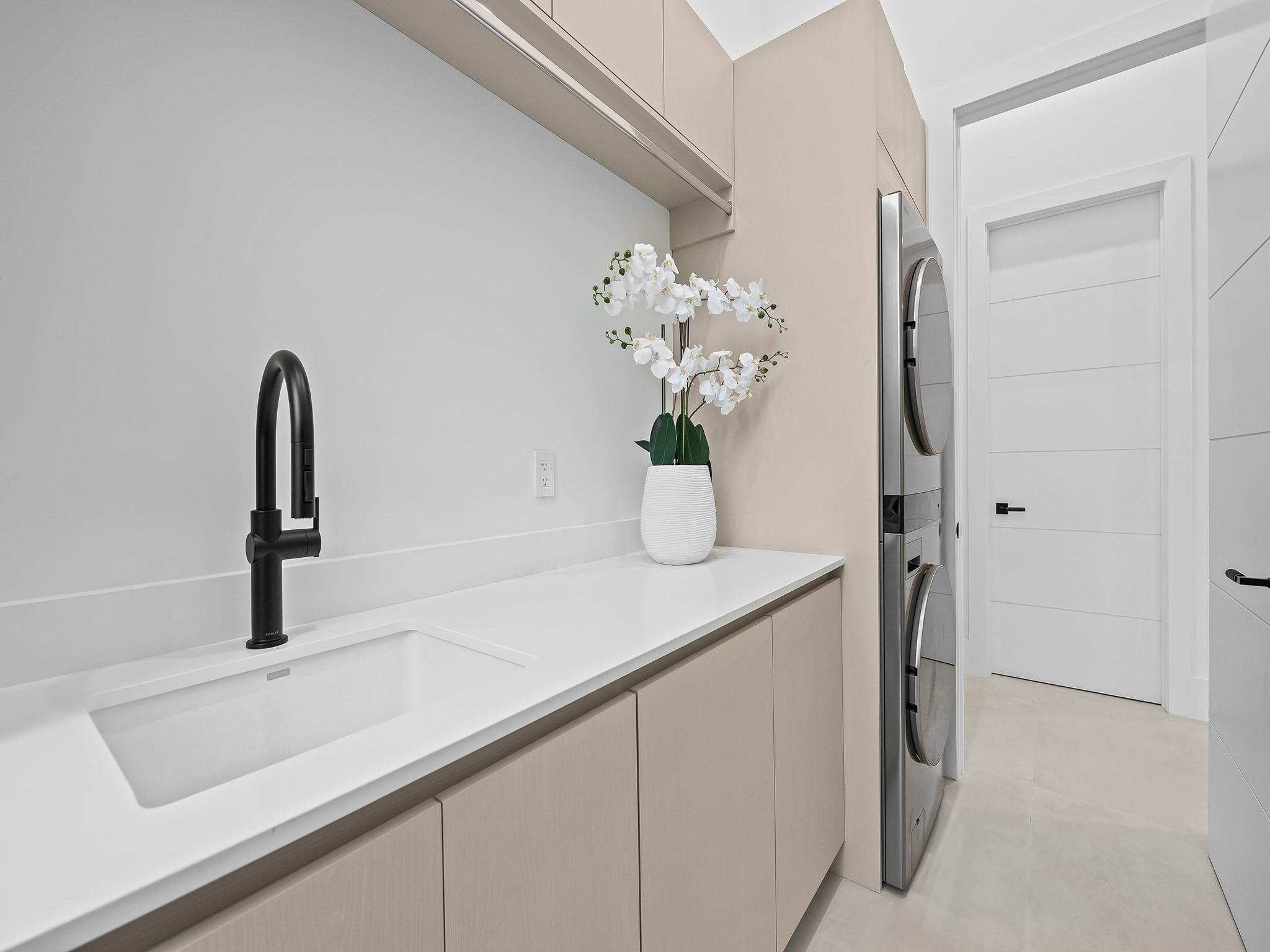 Poinsettia Heights - Residential