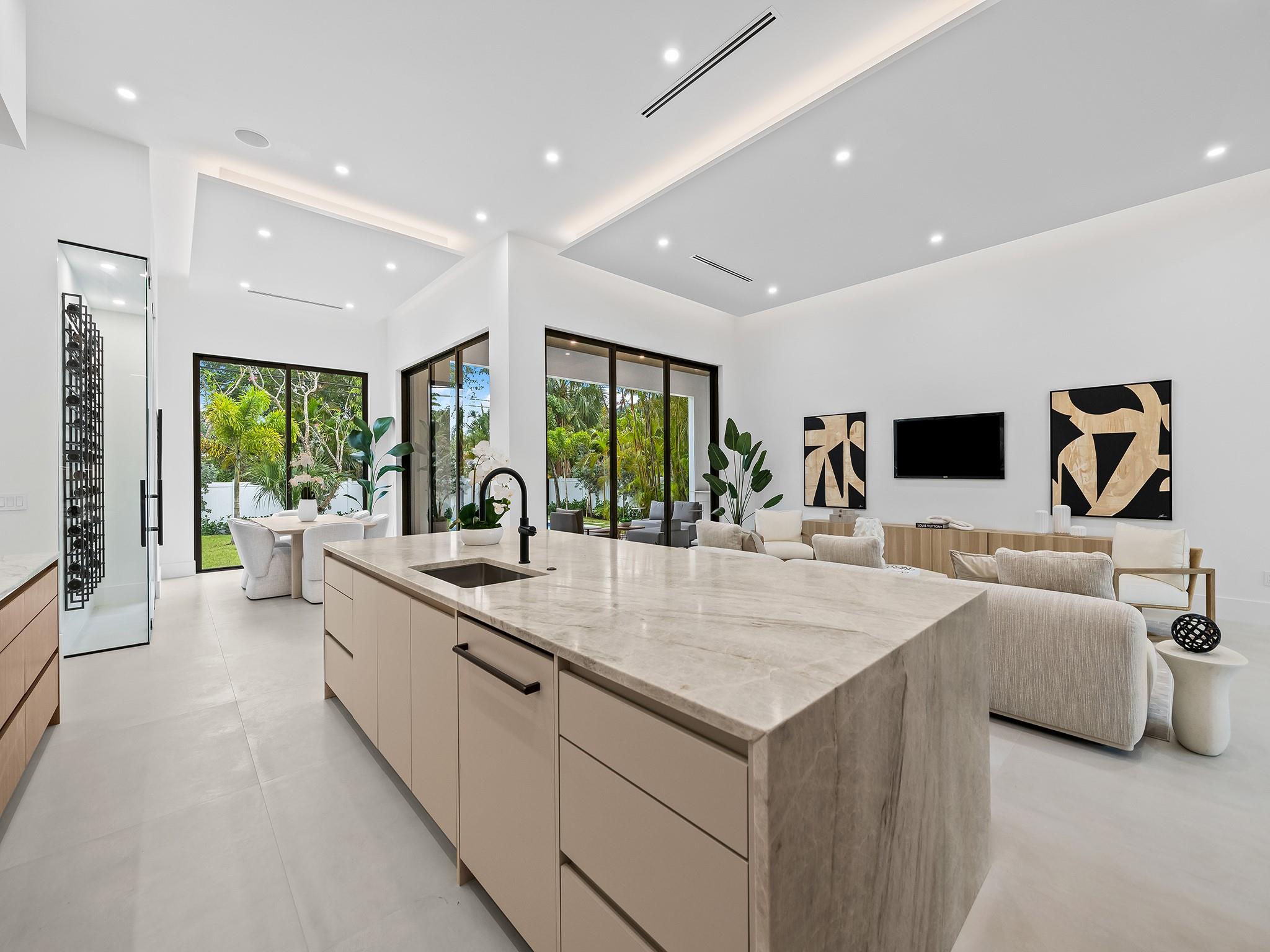 Poinsettia Heights - Residential