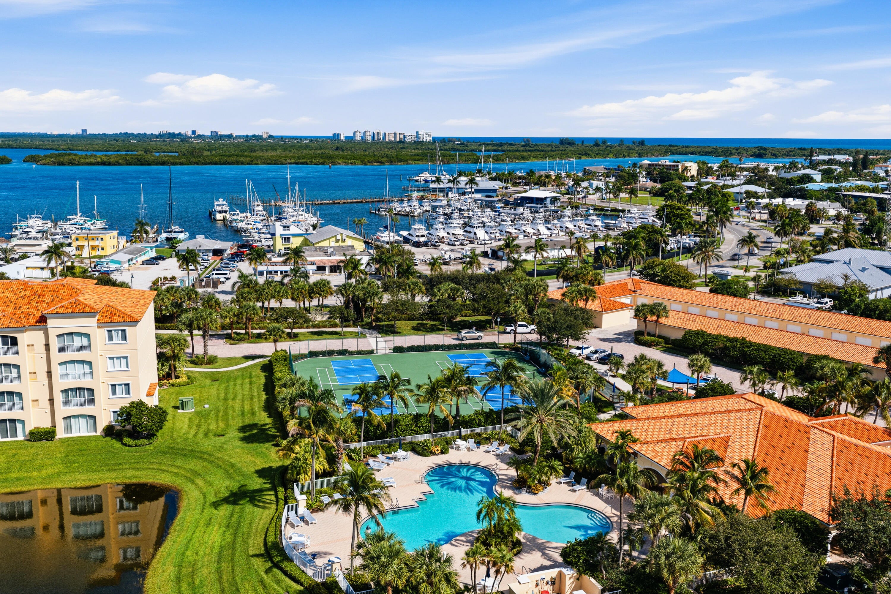 1 Harbour Isle Drive E PH04