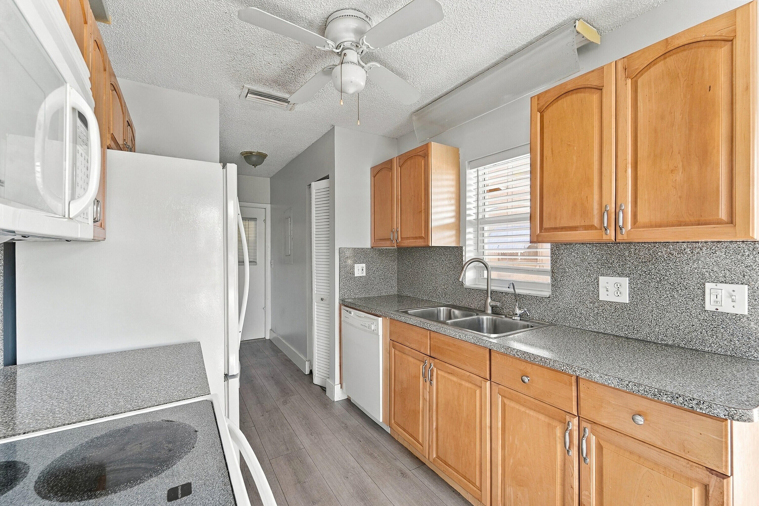 1730 NW 48th Place, Pompano Beach, FL, 33064/$300,000 4 1730 NW 48th Place