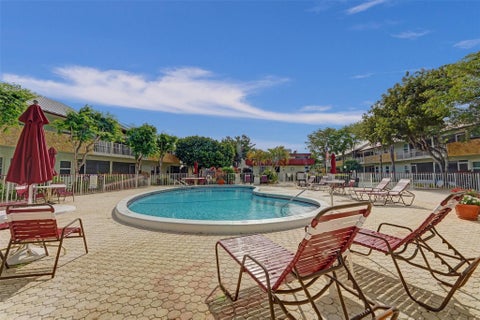 Tiny photo for 860 SE 6th Avenue #402, Deerfield Beach, FL 33441 (MLS # F10533476)