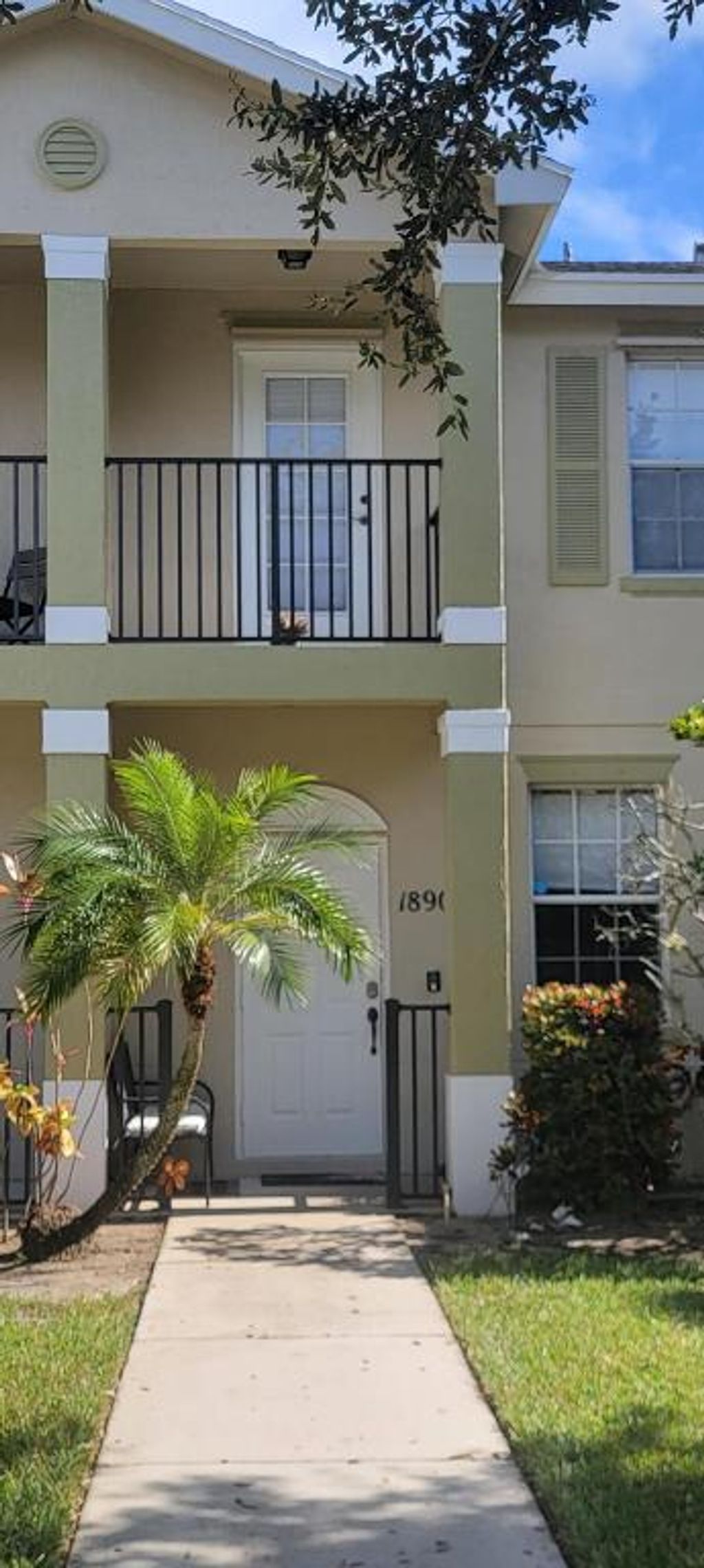 Photo of 1890 SE Grand Drive, Port Saint Lucie, FL 34952 (MLS # R10935900)