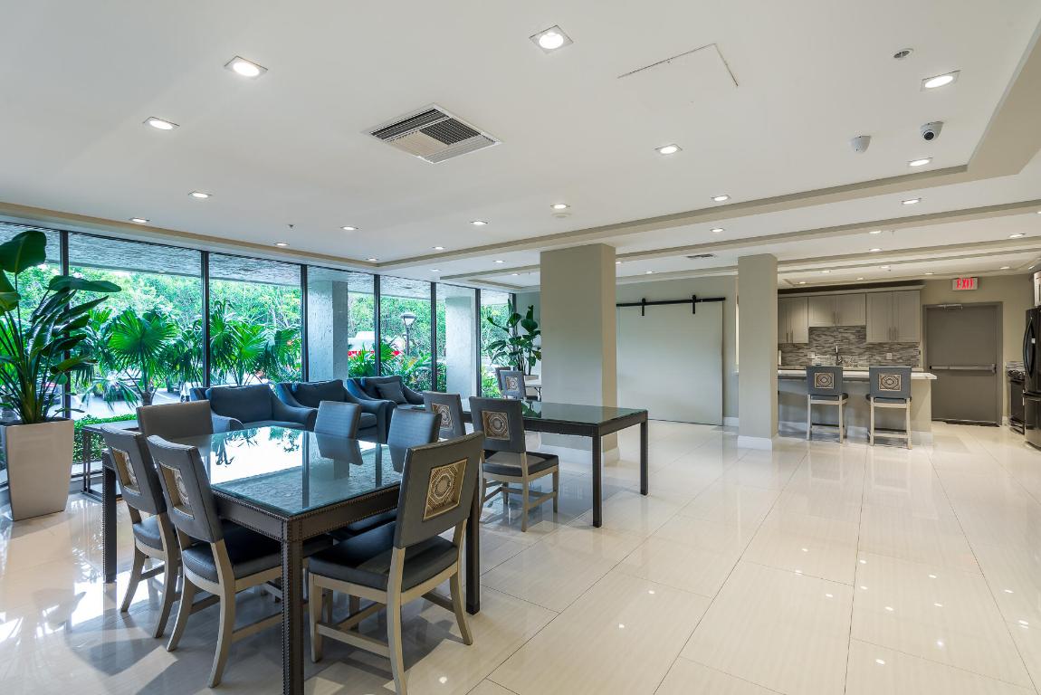 REGENCY HIGHLAND CLUB CONDO - Residential