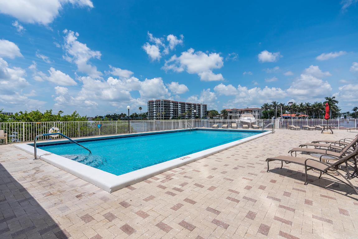 REGENCY HIGHLAND CLUB CONDO - Residential
