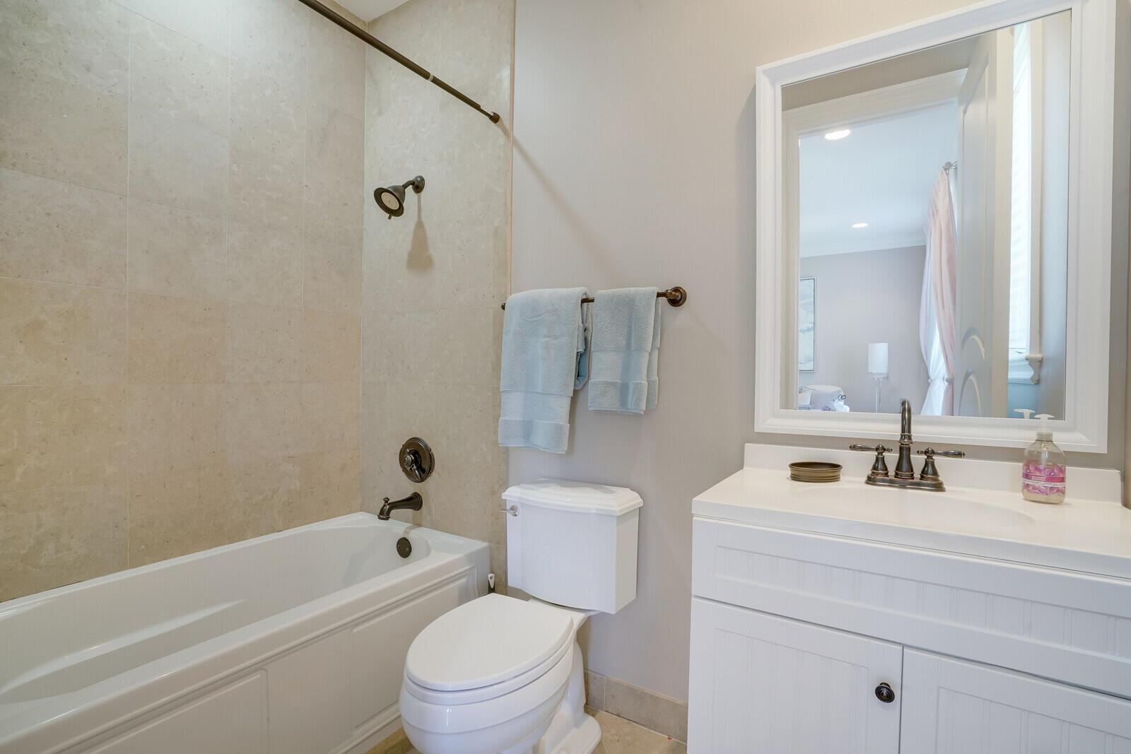 WELLINGTON AERO CLUB OF T - Residential