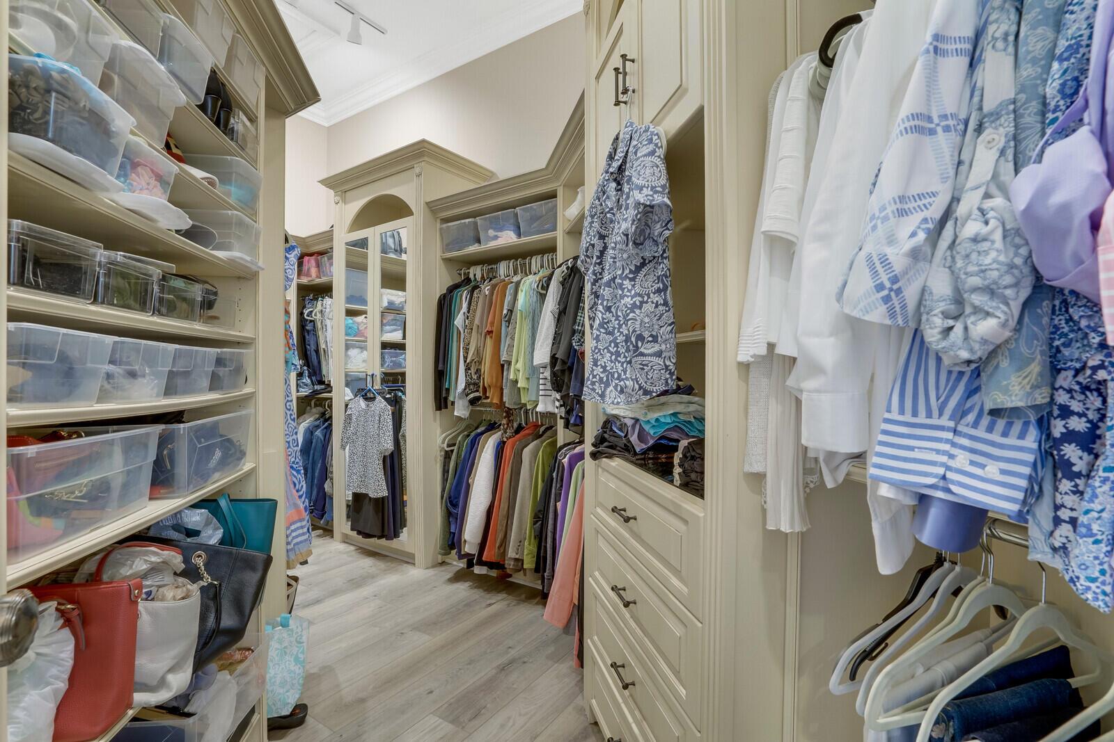 WELLINGTON AERO CLUB OF T - Residential