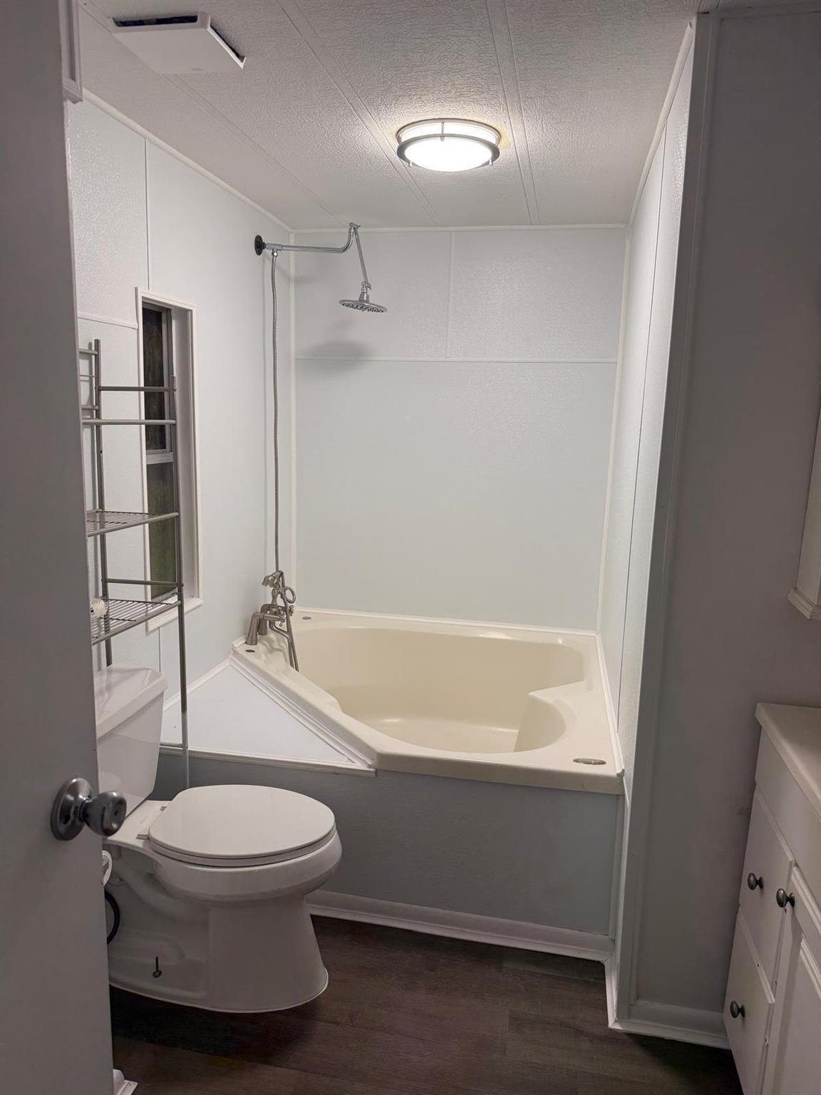 WATERGATE - Residential Lease