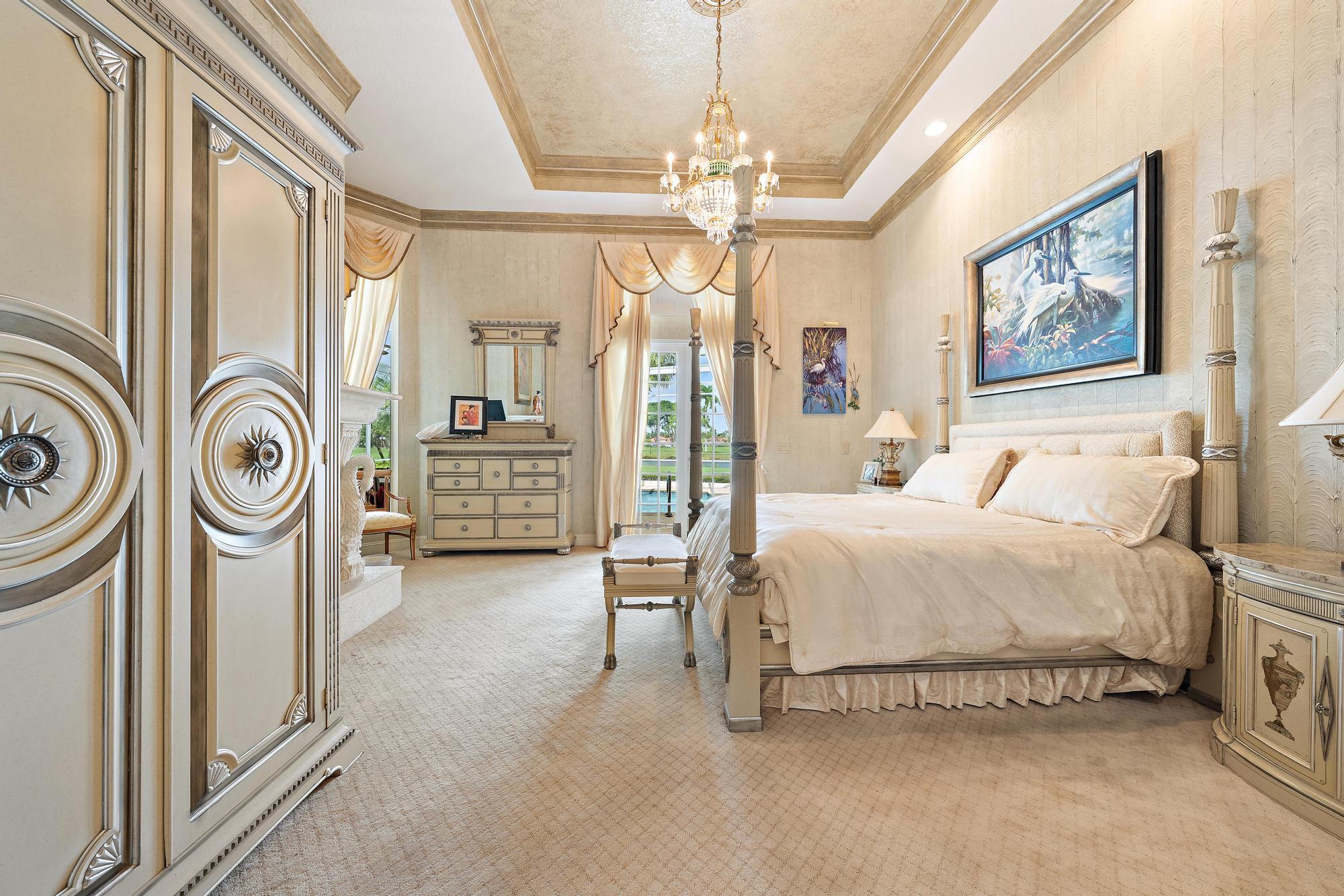 IBIS GOLF AND COUNTRY CLUB  - Herongate - Residential