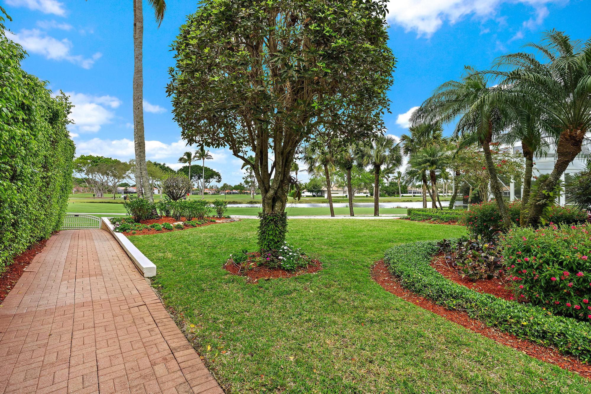 IBIS GOLF AND COUNTRY CLUB  - Herongate - Residential