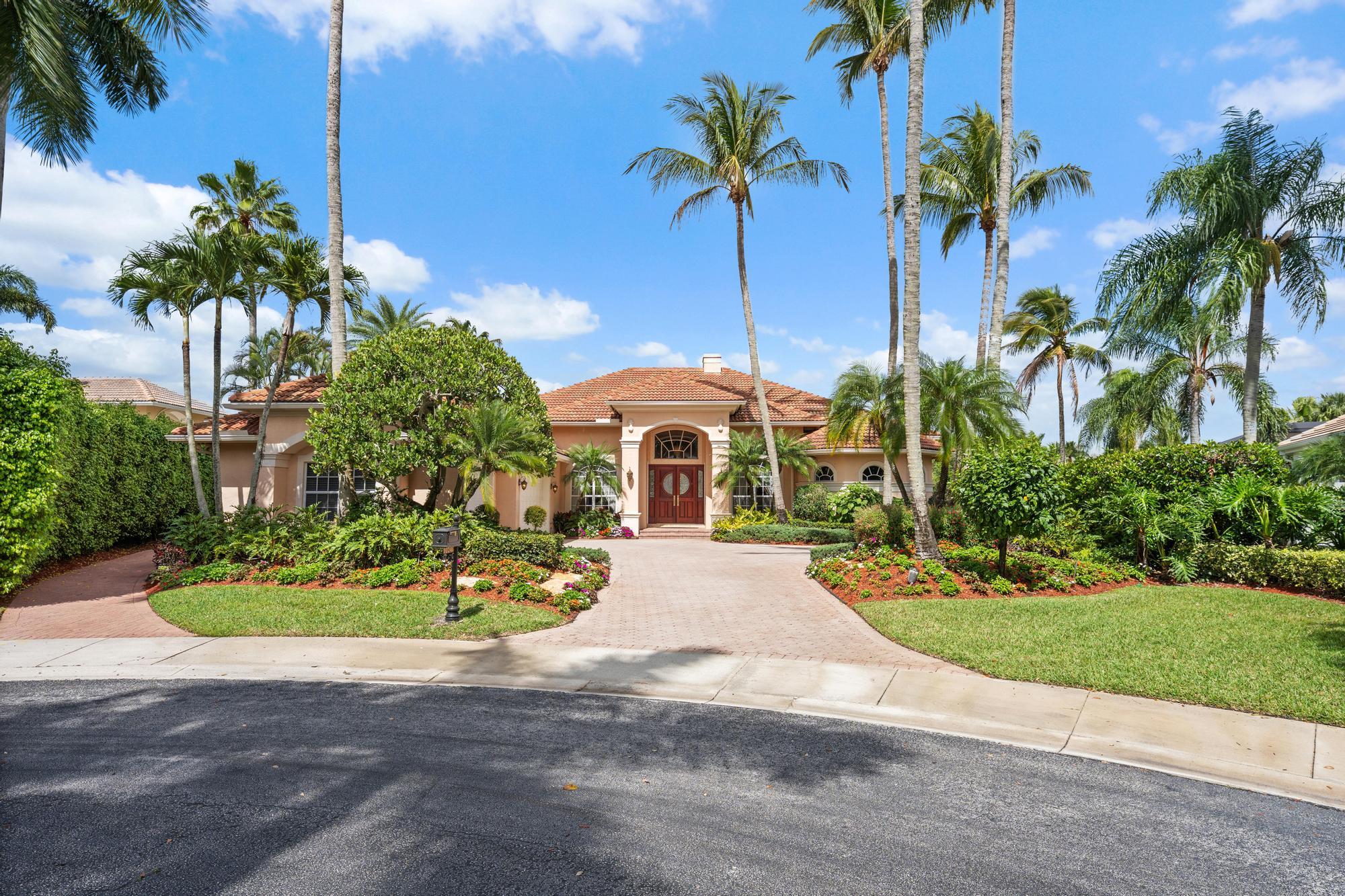 IBIS GOLF AND COUNTRY CLUB  - Herongate - Residential