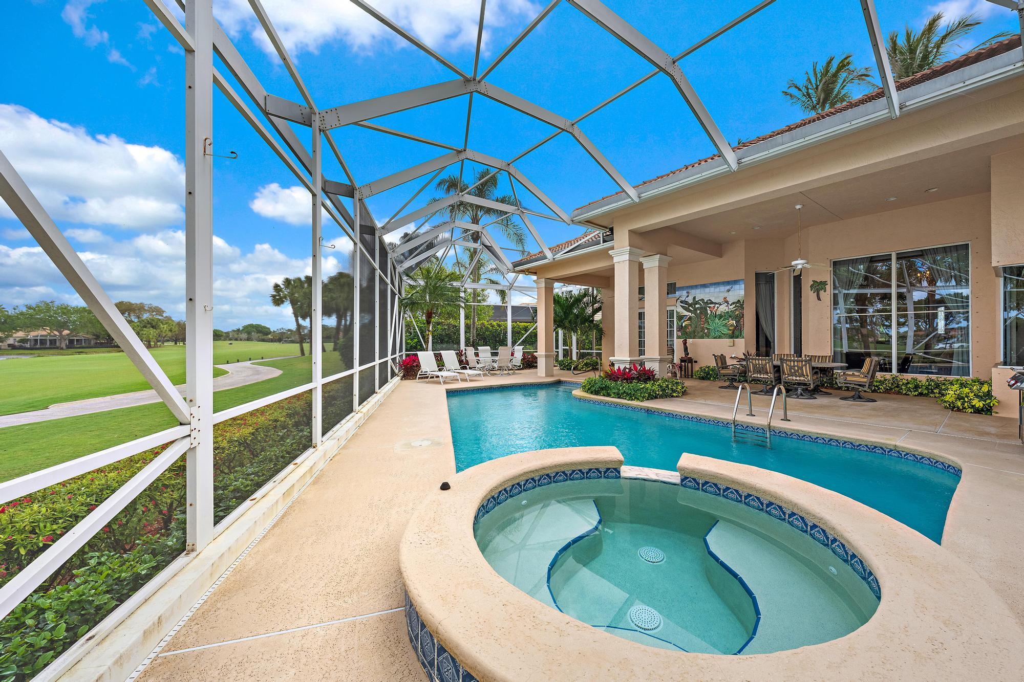 IBIS GOLF AND COUNTRY CLUB  - Herongate - Residential