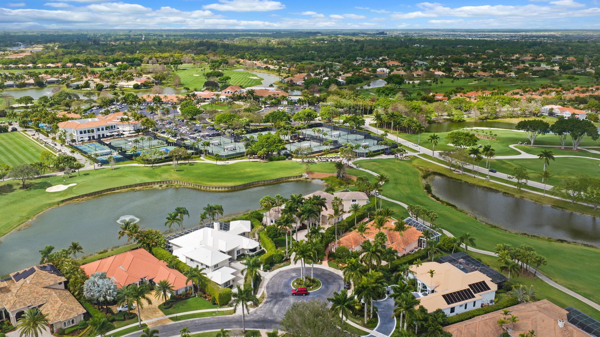IBIS GOLF AND COUNTRY CLUB  - Herongate - Residential