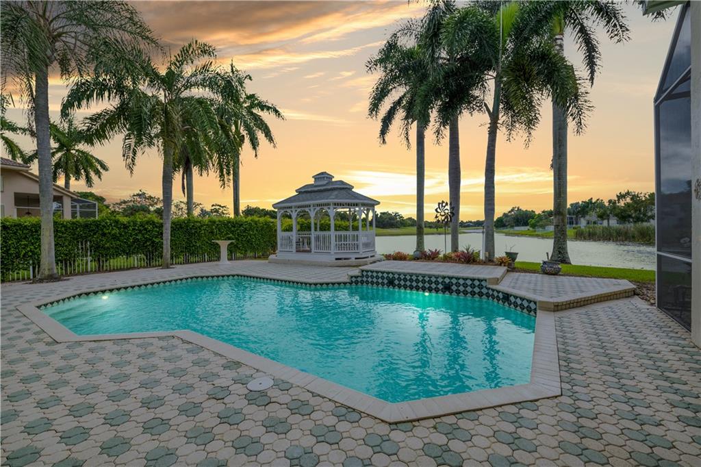 Rolling Hills Golf & Tenn - Residential