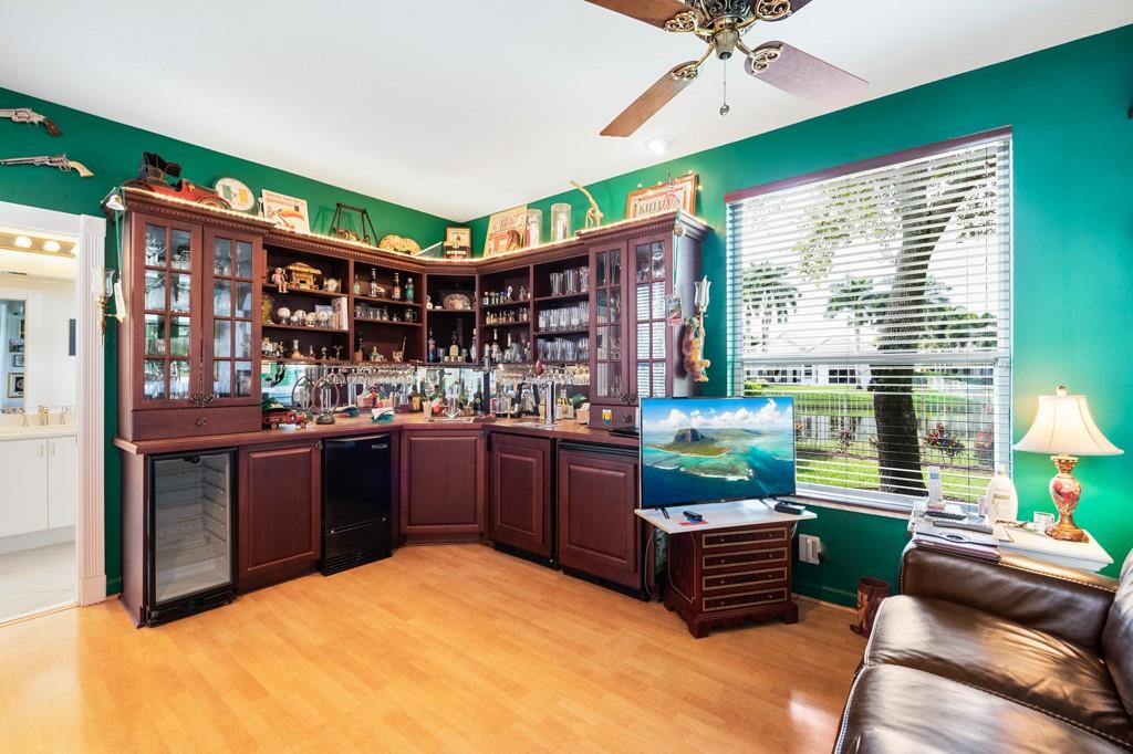 Rolling Hills Golf & Tenn - Residential