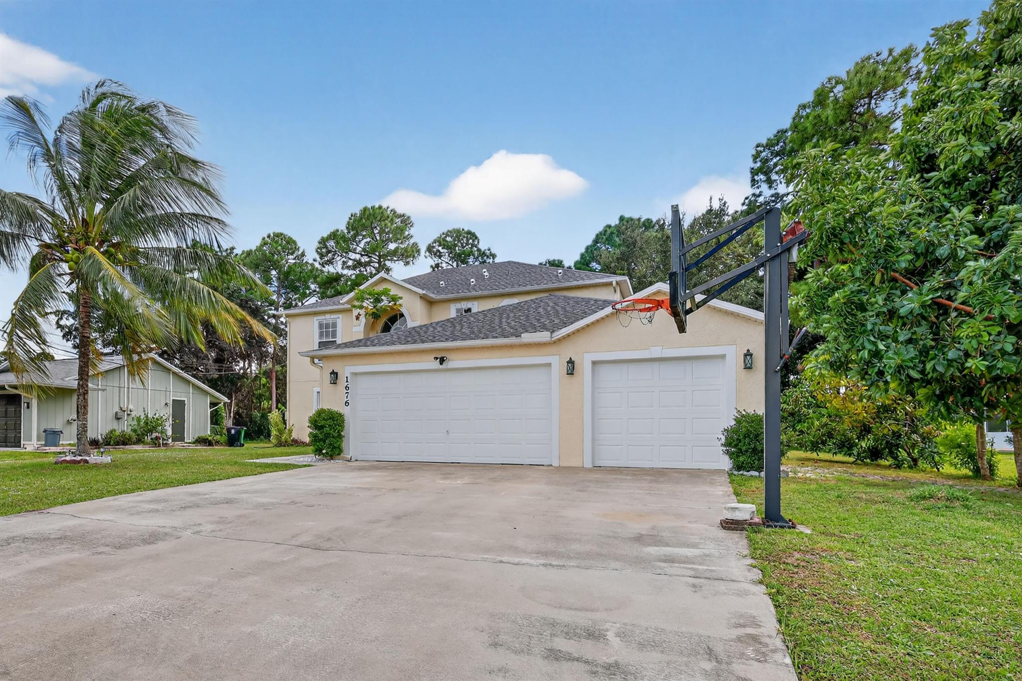 PORT ST LUCIE SECTION 7 - Residential Lease