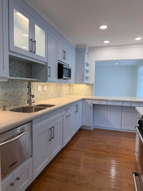 Tiny photo for 204 S Seacrest Circle, Delray Beach, FL 33444 (MLS # B26017259)