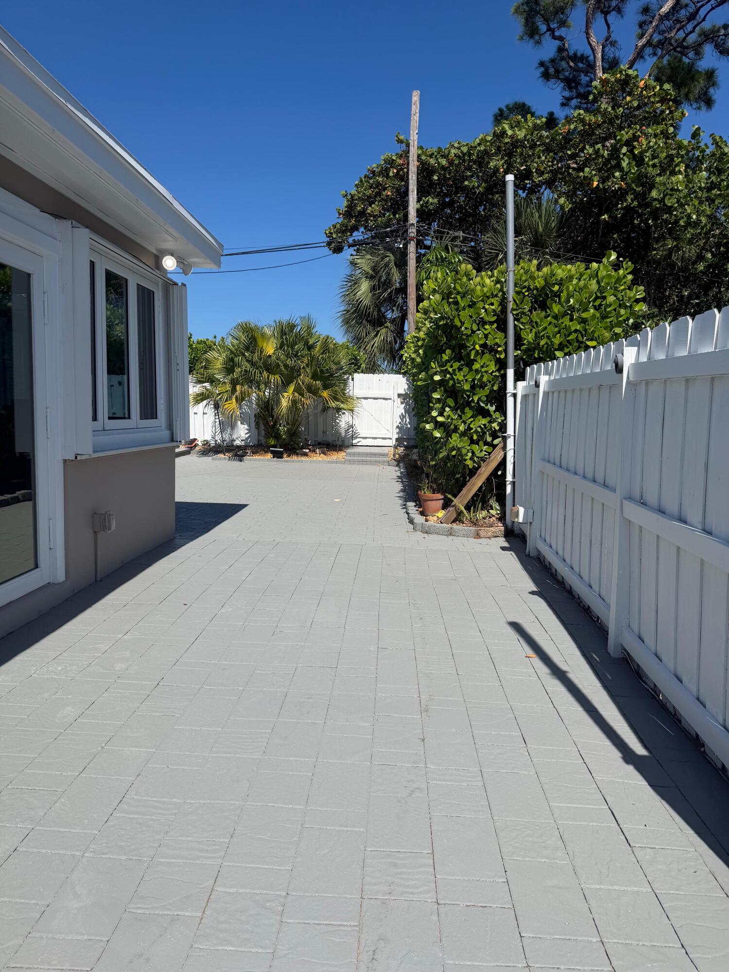 NORTHRIDGE - Residential