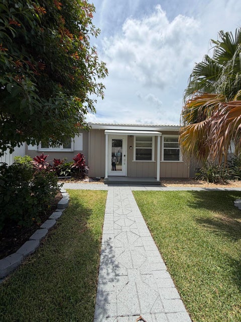 Tiny photo for 204 S Seacrest Circle, Delray Beach, FL 33444 (MLS # B26017259)