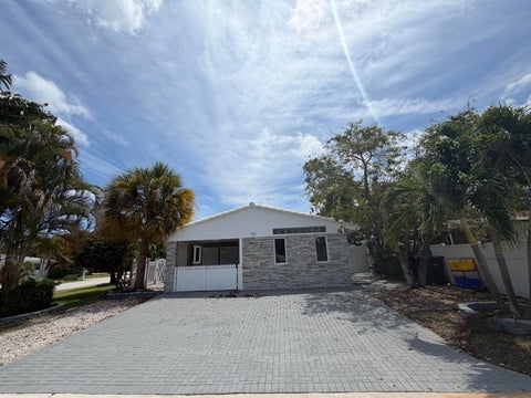 Tiny photo for 204 S Seacrest Circle, Delray Beach, FL 33444 (MLS # B26017259)