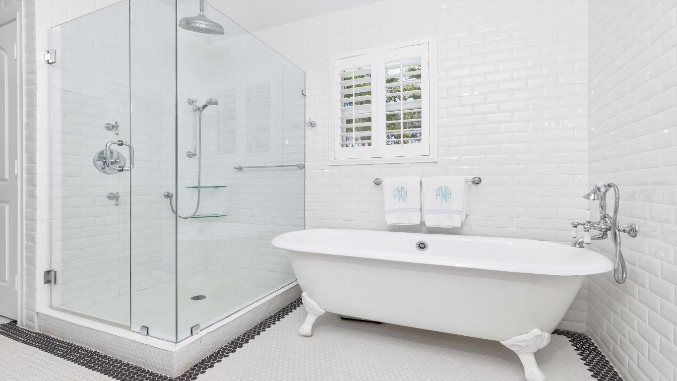 GULFSTREAM PROPERTIES - Residential