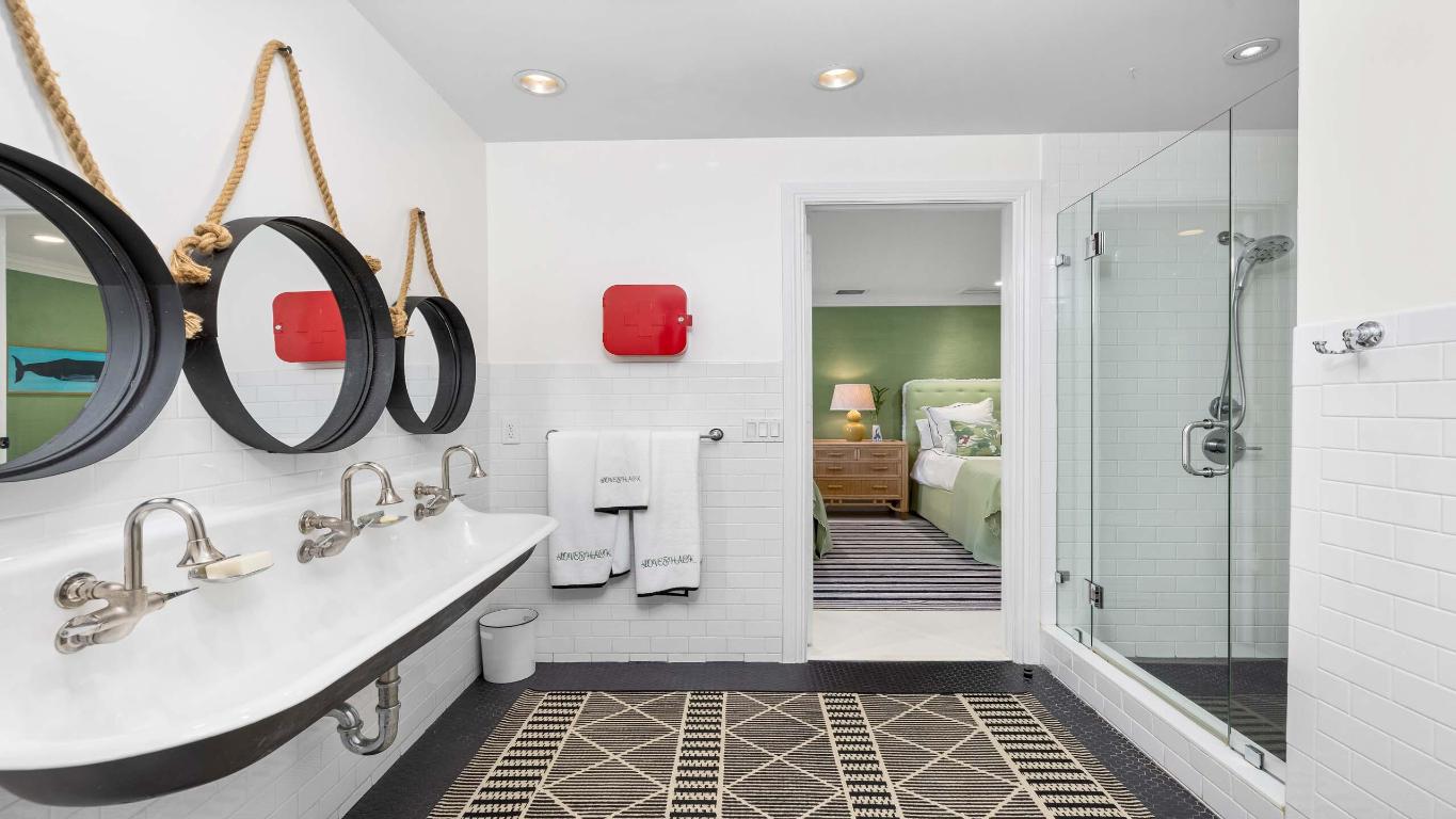 GULFSTREAM PROPERTIES - Residential