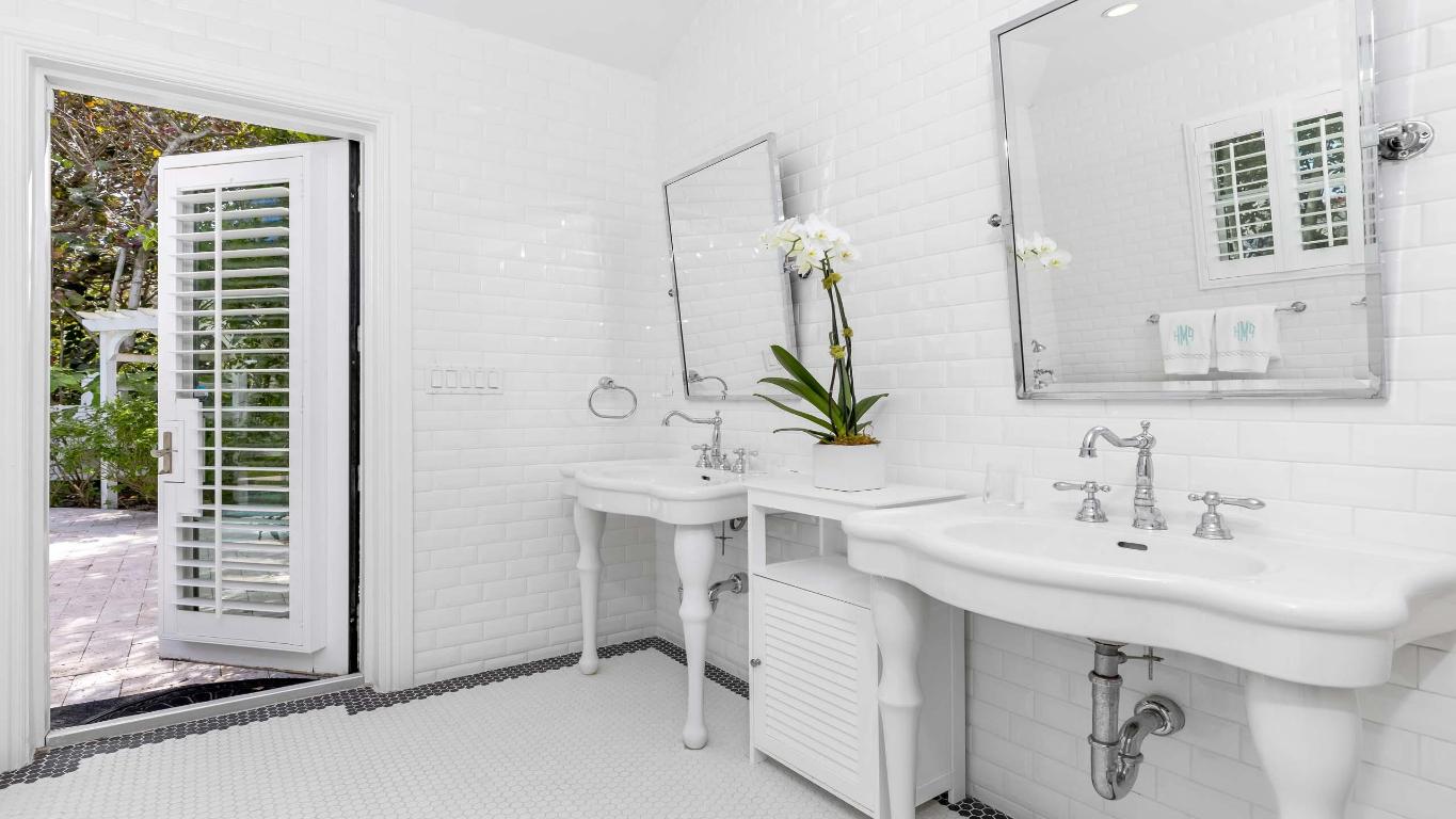 GULFSTREAM PROPERTIES - Residential