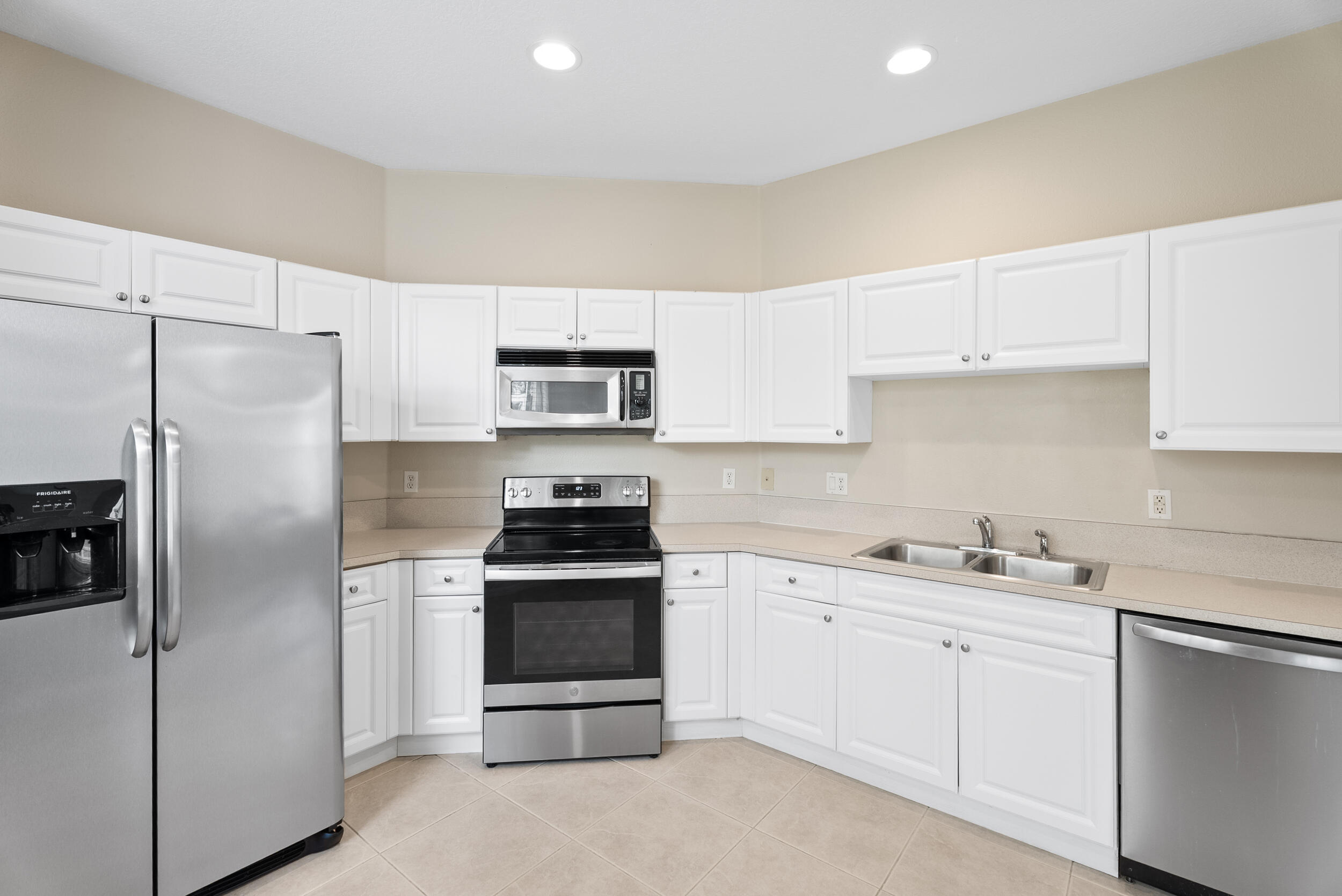 LAKEFOREST AT ST LUCIE WEST PHASE VI - Residential
