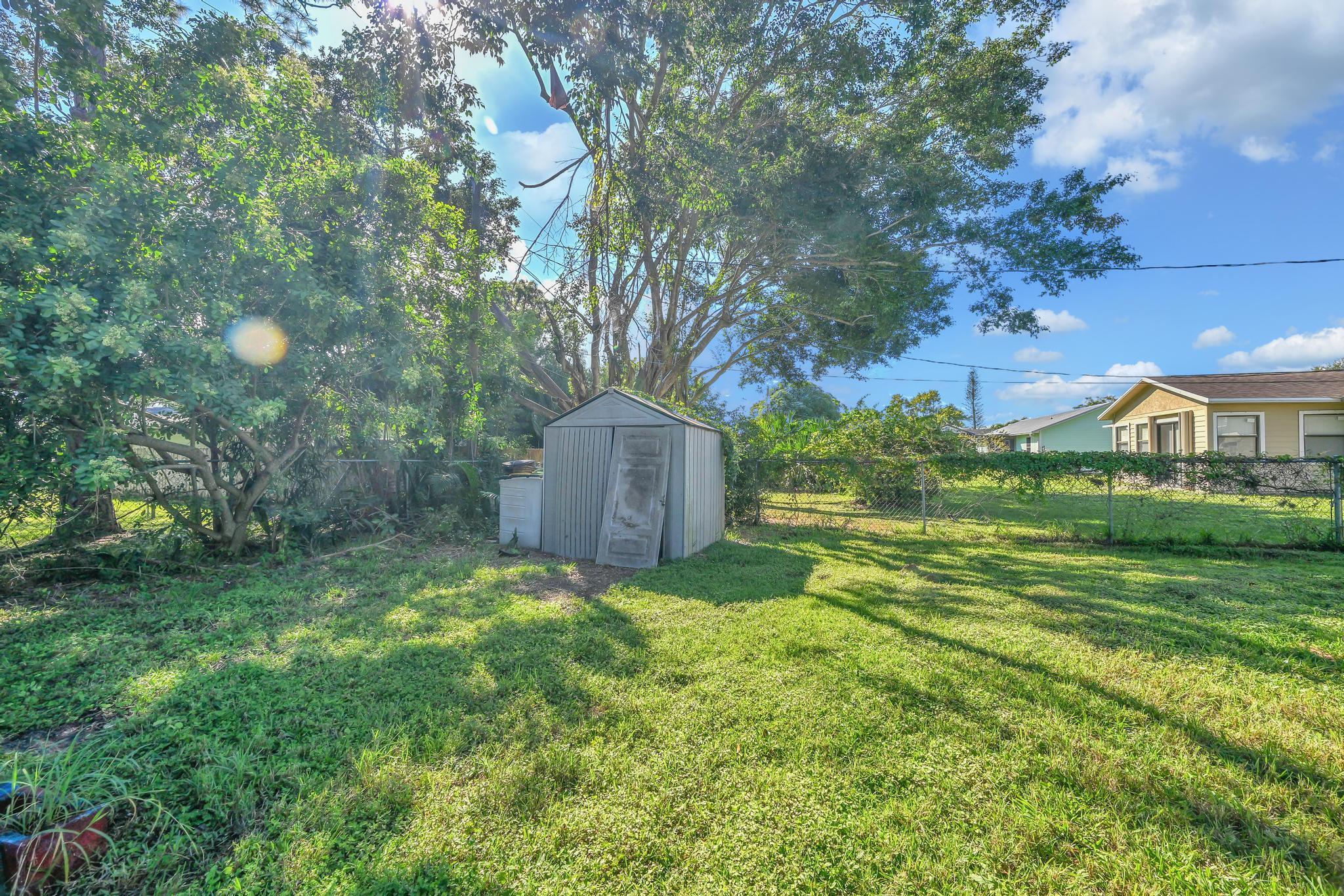 PORT ST LUCIE SECTION 25 - Residential Lease