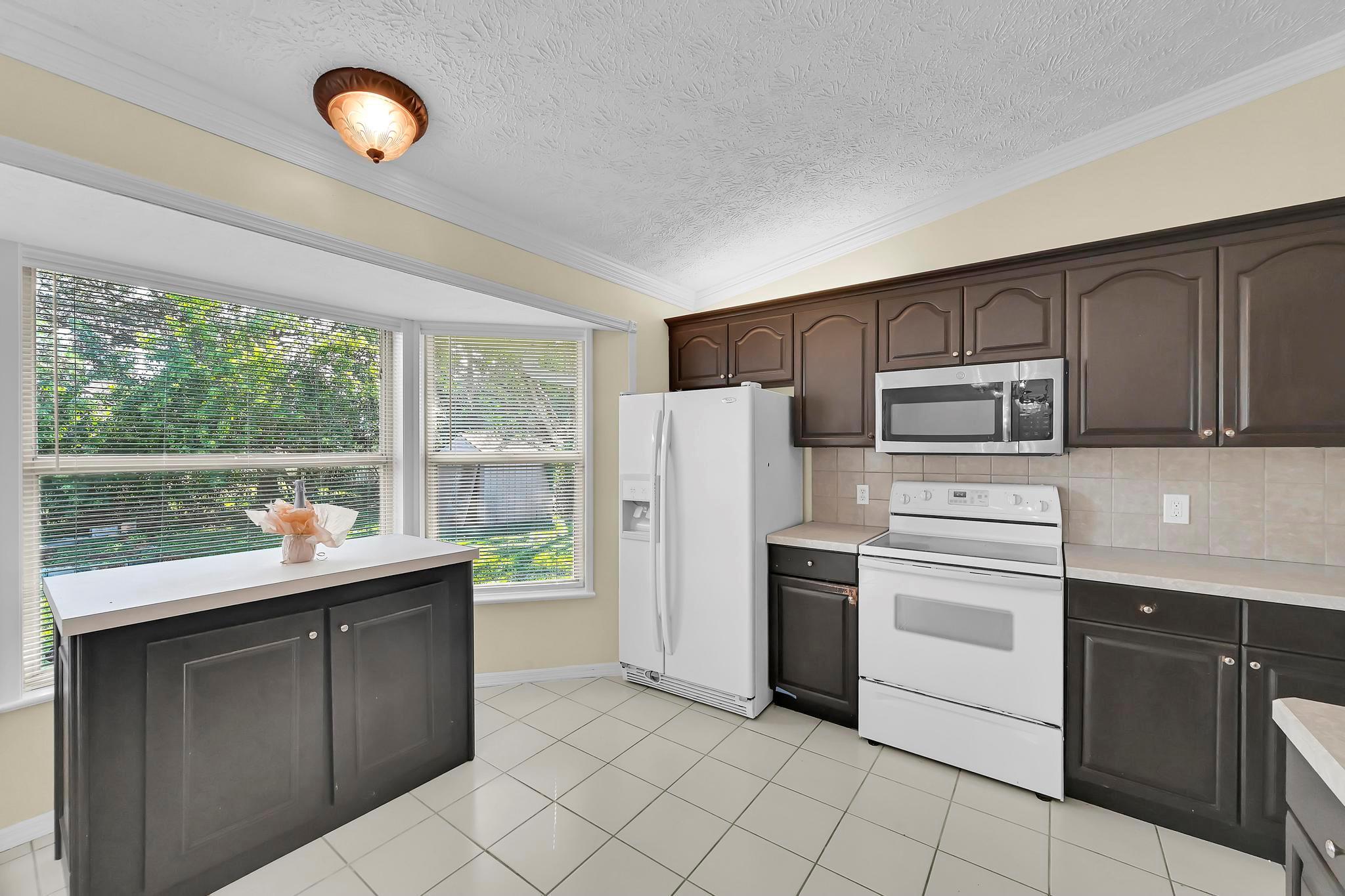 PORT ST LUCIE SECTION 25 - Residential Lease