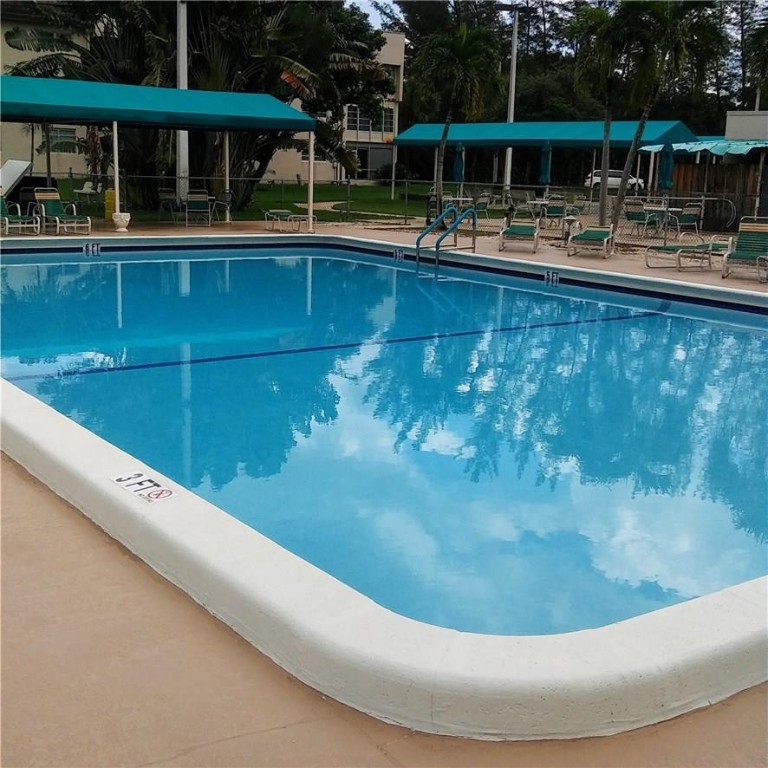 Bermuda Club - Residential