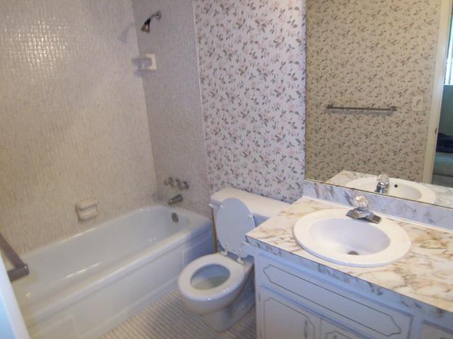 Lauderdale Oaks - Residential