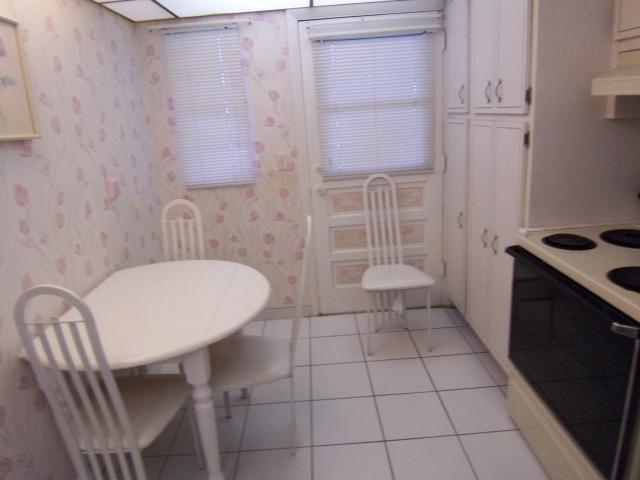 Lauderdale Oaks - Residential