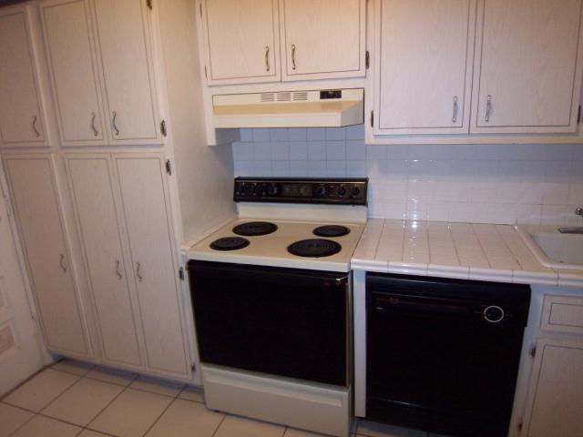 Lauderdale Oaks - Residential