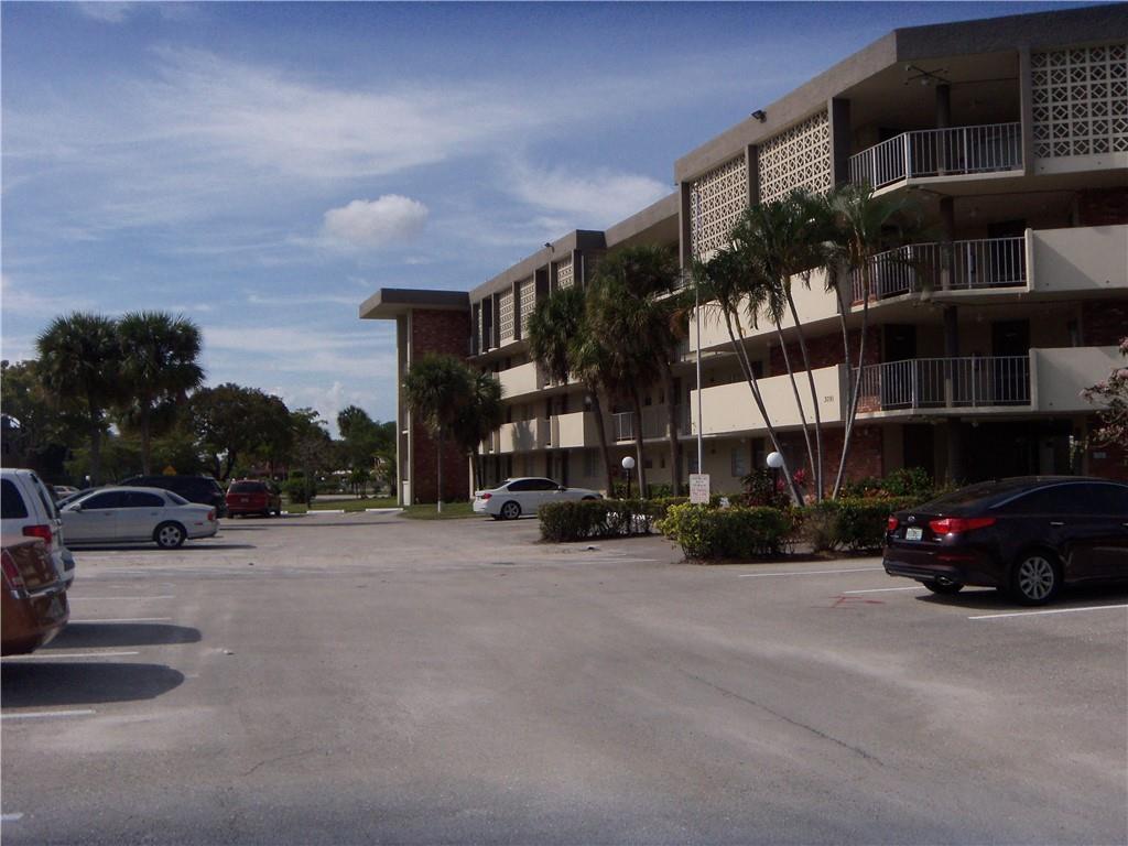 Lauderdale Oaks - Residential